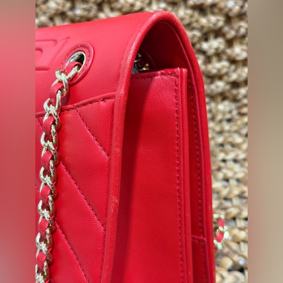 Tory Burch Alexa Convertible Shoulder Bag - Picture 9 of 13